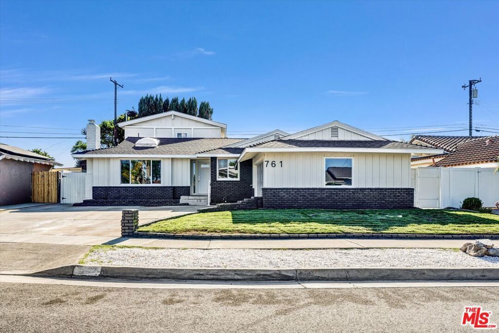 Property Photo: 761 Candlewood Drive CA 90631