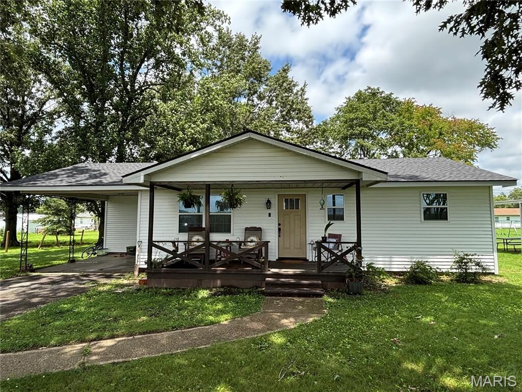 Property Photo:  709 W Sand Road  MO 63730 