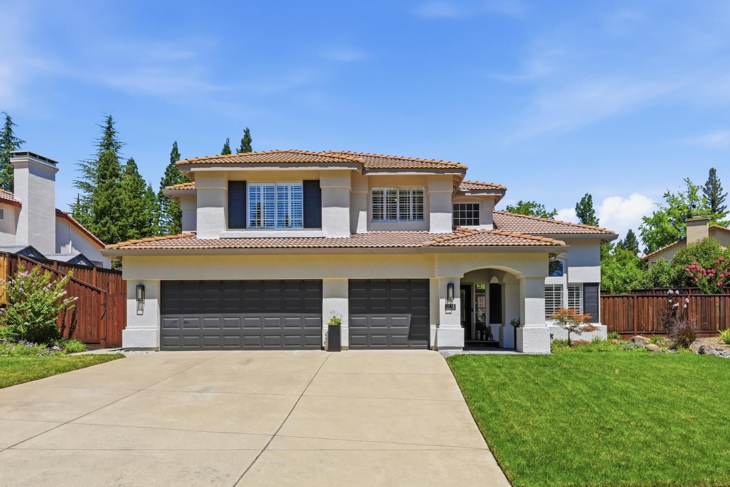 Property Photo: 2133 Bates Circle CA 95762