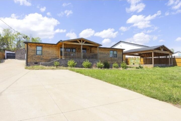 Property Photo: 1729 Chandler Rd TN 37122