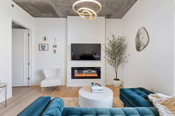Property Photo:  1510 Demonbreun St 807  TN 37203 