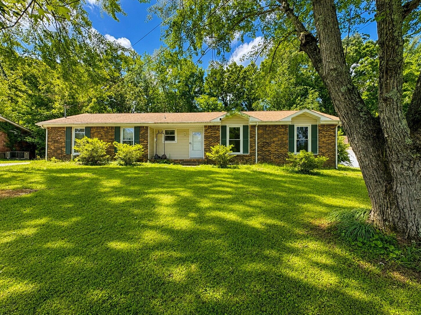 Property Photo:  312 Andrew Dr  TN 37042 