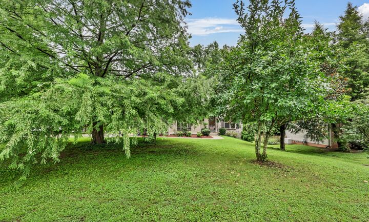 Property Photo: 101 Vannoak Dr TN 37043