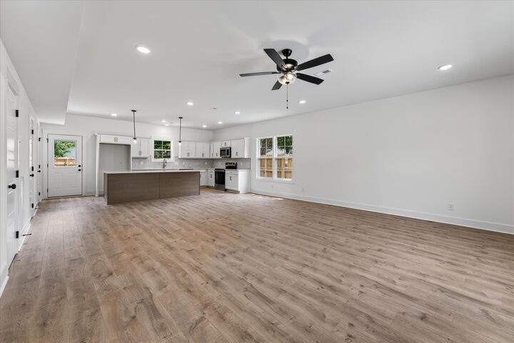 Property Photo:  403 Locust St  TN 37042 