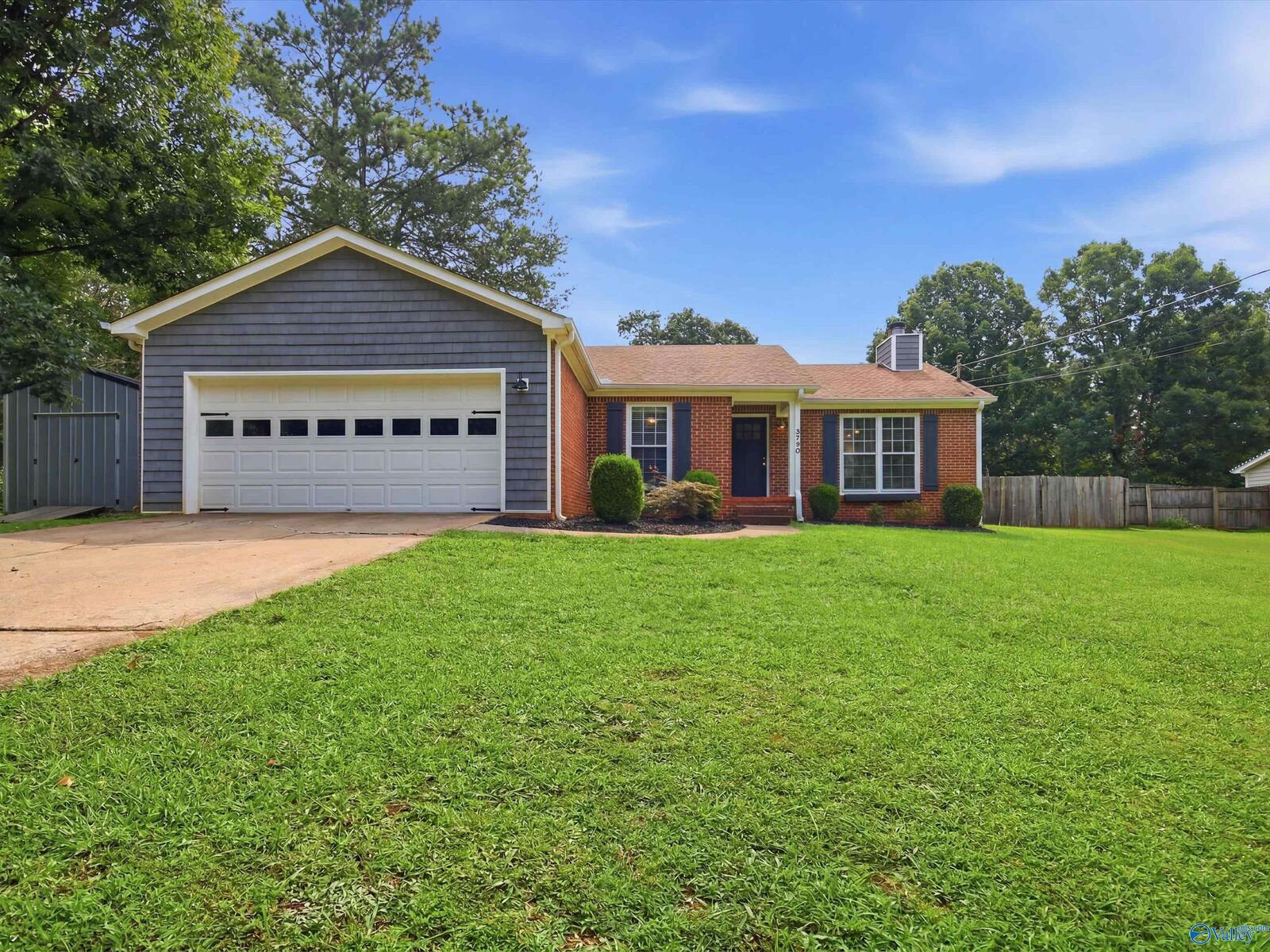 Property Photo:  120 Water Oak Drive  AL 35749 