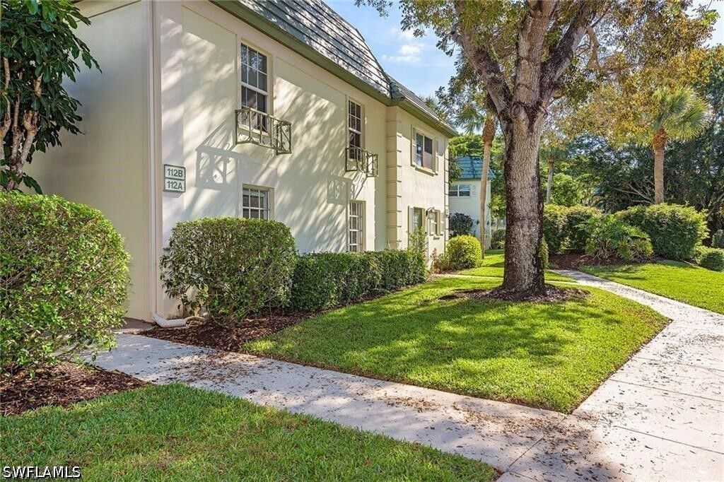 Property Photo:  112 Bob O Link Way B  FL 34105 