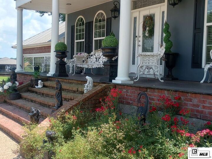 Property Photo: 1095 Holder Road LA 71241