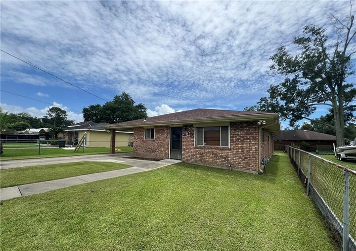 Property Photo: 2745 Annette Drive LA 70072