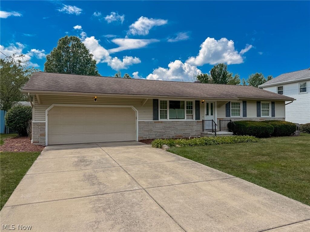 Property Photo: 3504 Orchard Hill Drive OH 44406
