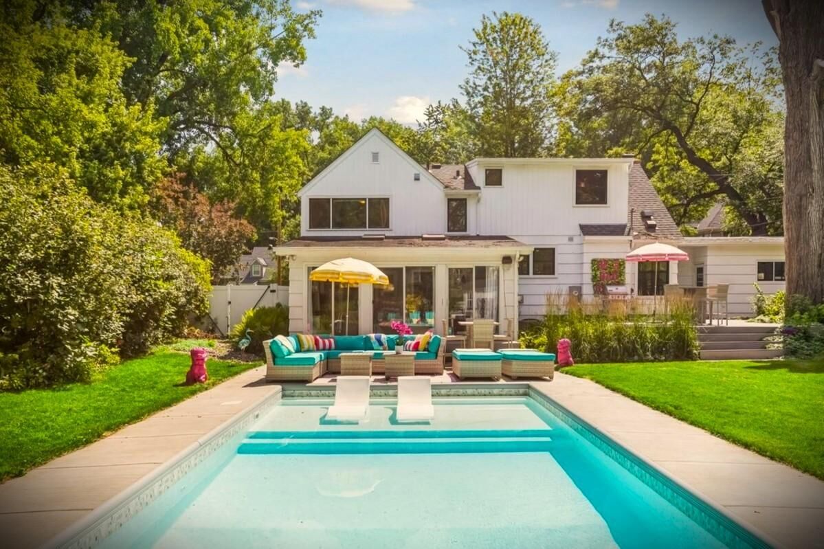 Property Photo: 2320 Parklands Road MN 55416