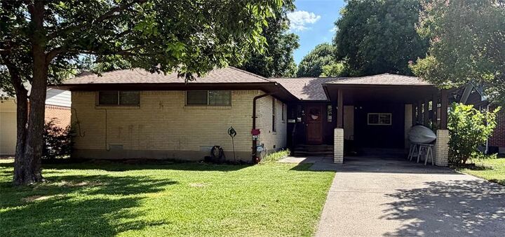 Property Photo: 9003 Liptonshire Drive TX 75238