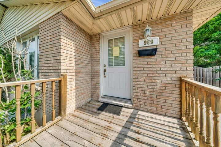 Property Photo: 959 Langs Circle ON N3H 5E6