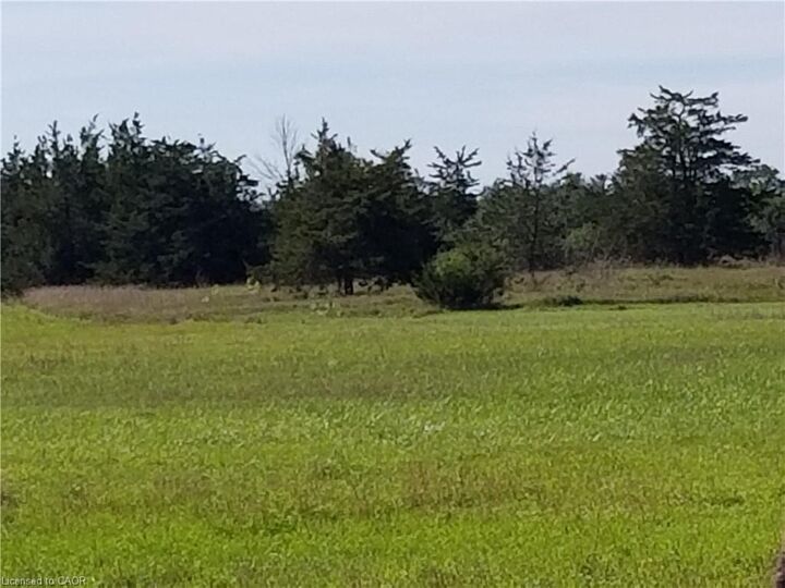 120 Drive In Road W — photo 1