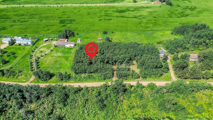 Property Photo:  44101 Range Road 214  AB T0B 1M0 