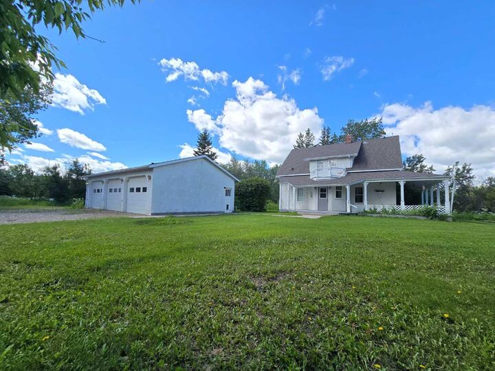 Property Photo:  240069 Township Road 834  AB T0H 1W0 
