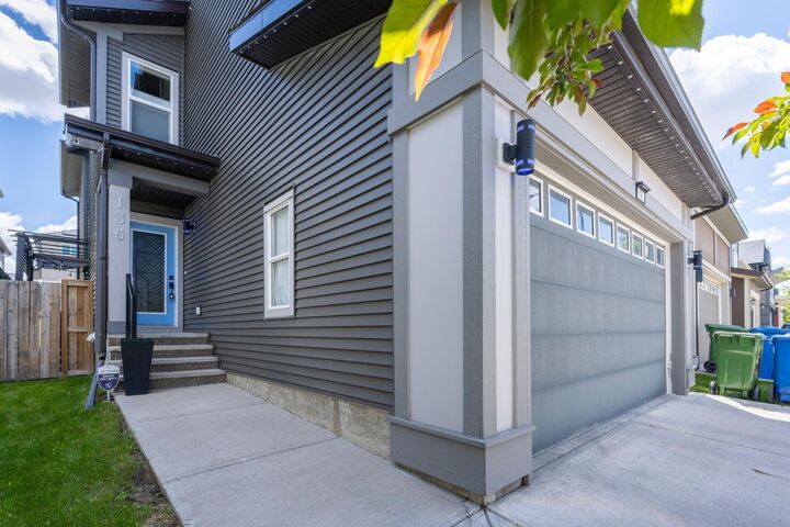 Property Photo:  135 Evansridge Crescent NW  AB T3P 0J3 