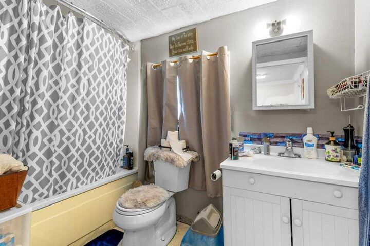 Property Photo:  1836 21 Avenue  AB T0M 0V0 