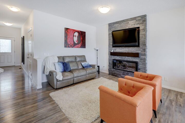Property Photo: 673 Hillcrest Road SW AB T4B 4C7