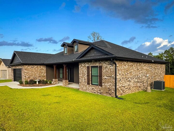 Property Photo: 5003 Timber Ridge Dr FL 32571