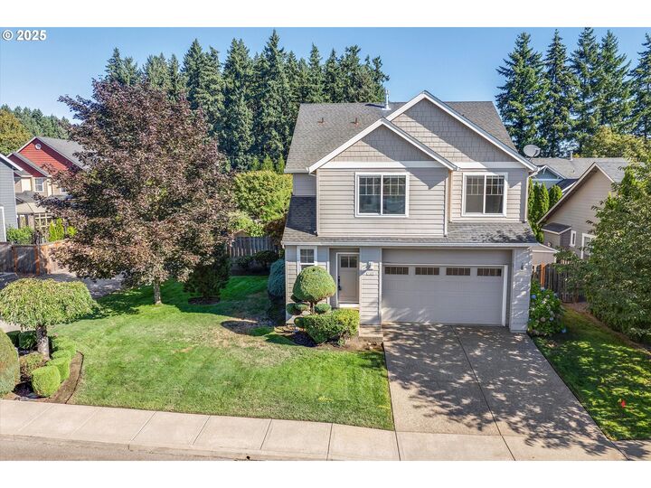 Property Photo:  1422 NE 18th Pl  OR 97013 