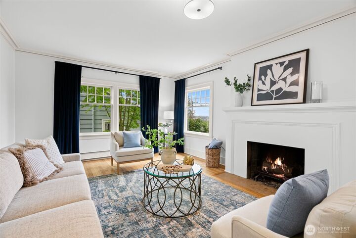 Property Photo:  114  Queen Anne Drive  WA 98109 