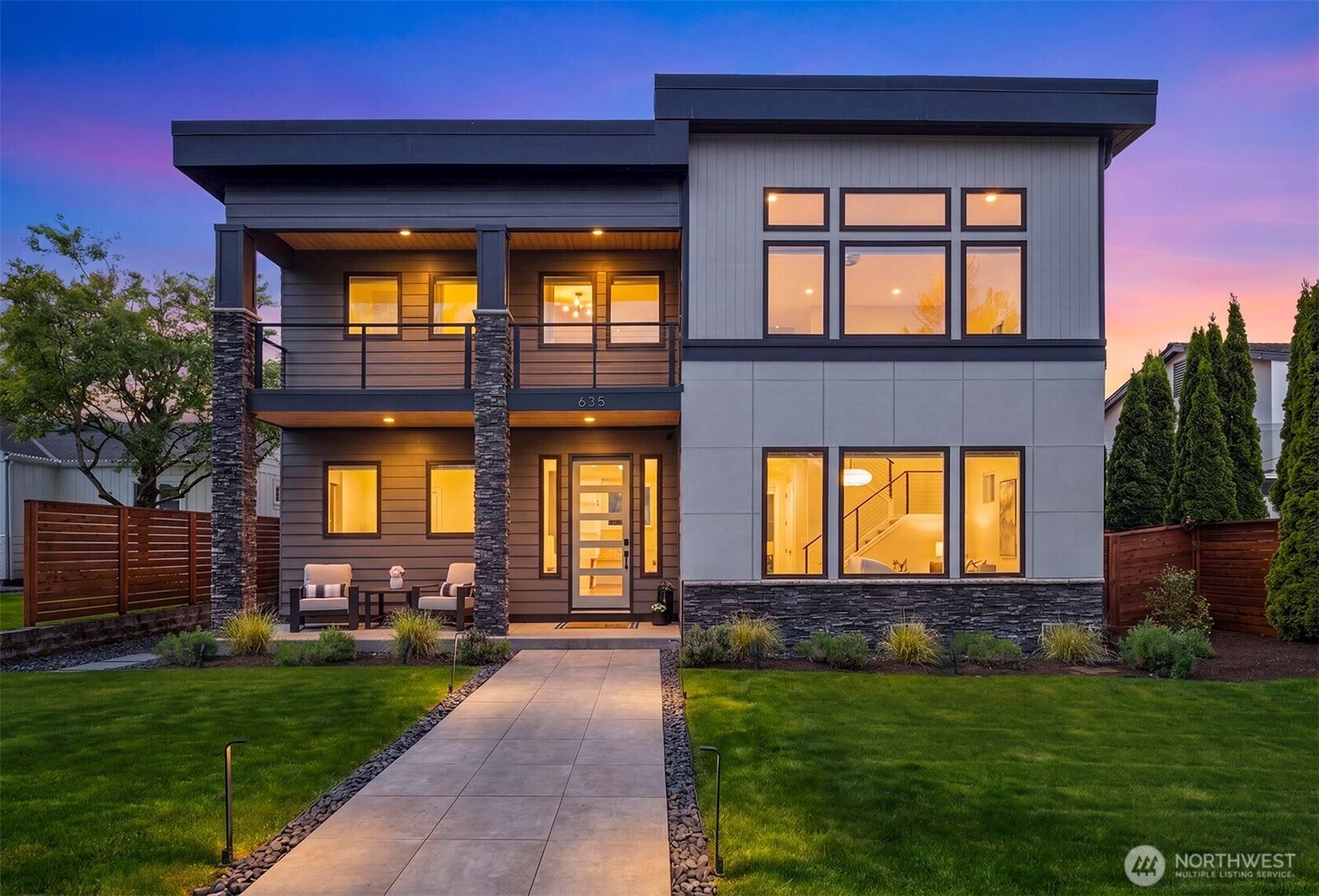 Property Photo: 635 17th Avenue W WA 98033