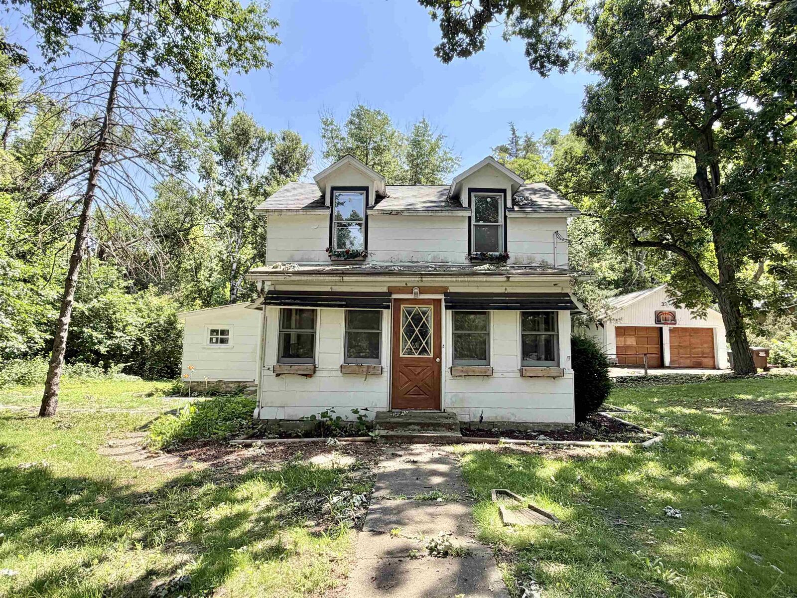 Property Photo:  325 School Street  IL 61072 