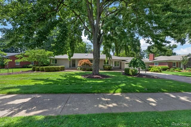 Property Photo: 32873 Norchester Street MI 48025
