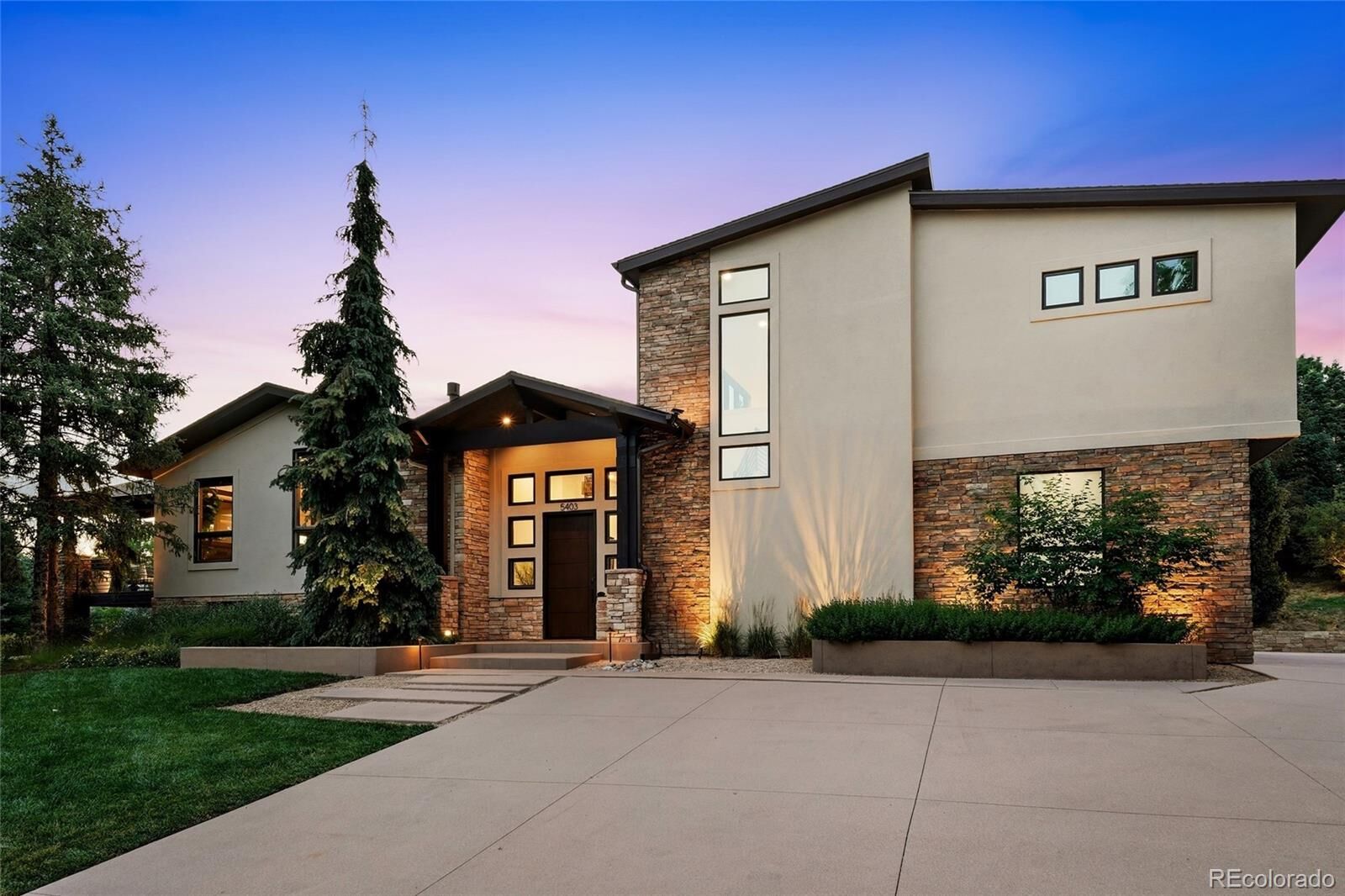 Property Photo: 5403 S Chester Court CO 80111