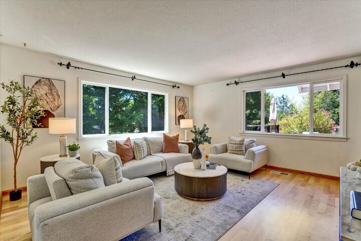 Property Photo:  23056 Evergreen Lane  CA 95033 