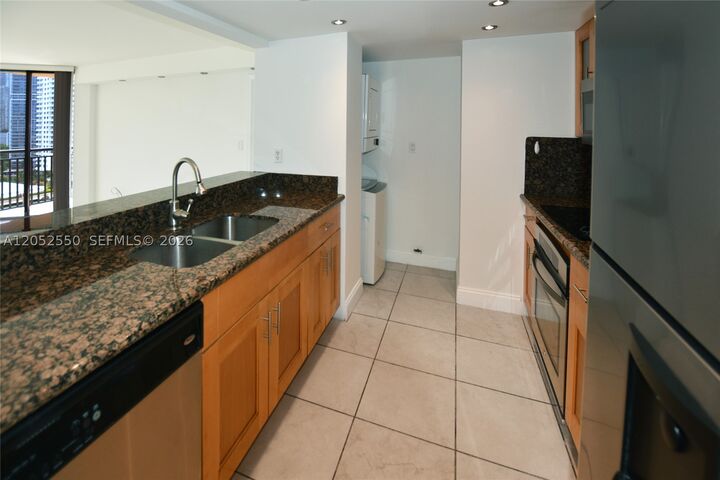 Property Photo:  540 Brickell Key Dr 1511  FL 33131 