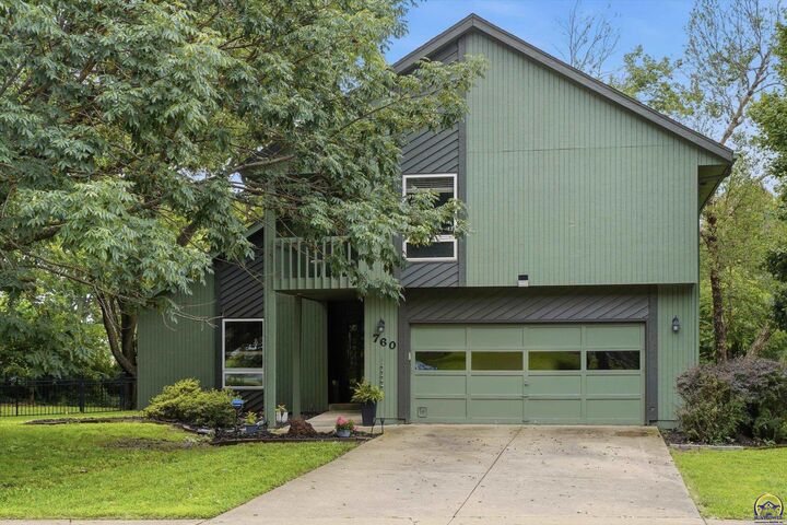 Property Photo:  760 SW Prairie Ct  KS 66606 