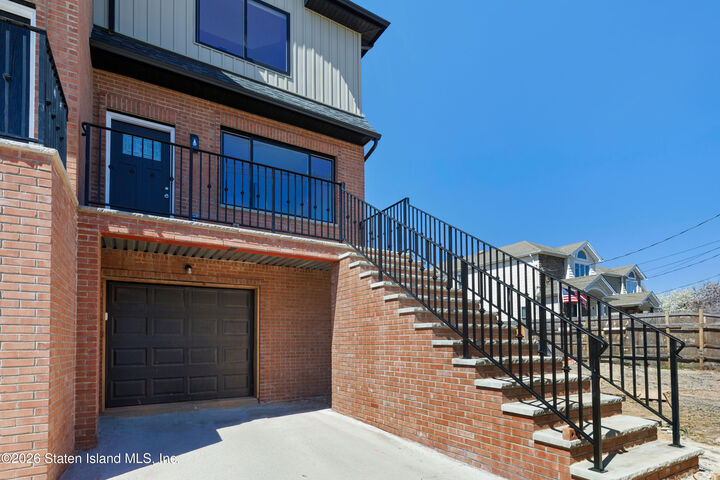 Property Photo: 30 Tenafly Place NY 10312