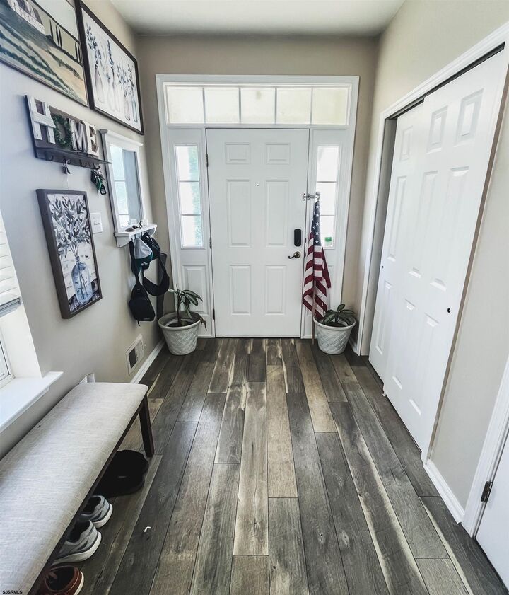 Property Photo:  40 Meadow Cir  NJ 08330 