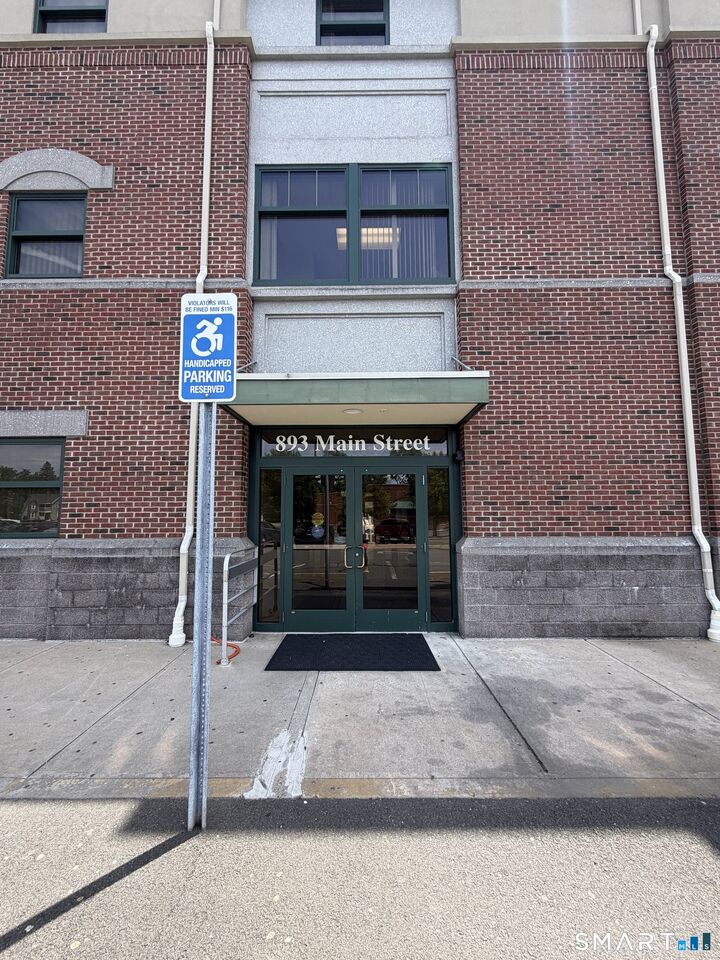 Property Photo:  893 Main Street Third Floor  CT 06108 