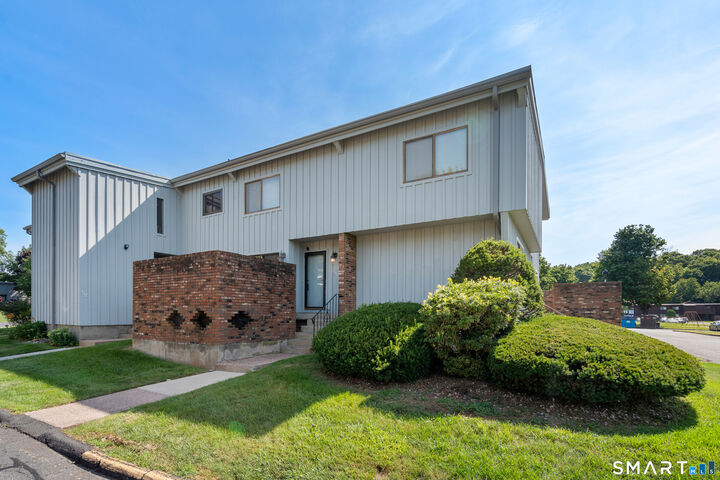 Property Photo:  136 Webster Court 136  CT 06111 