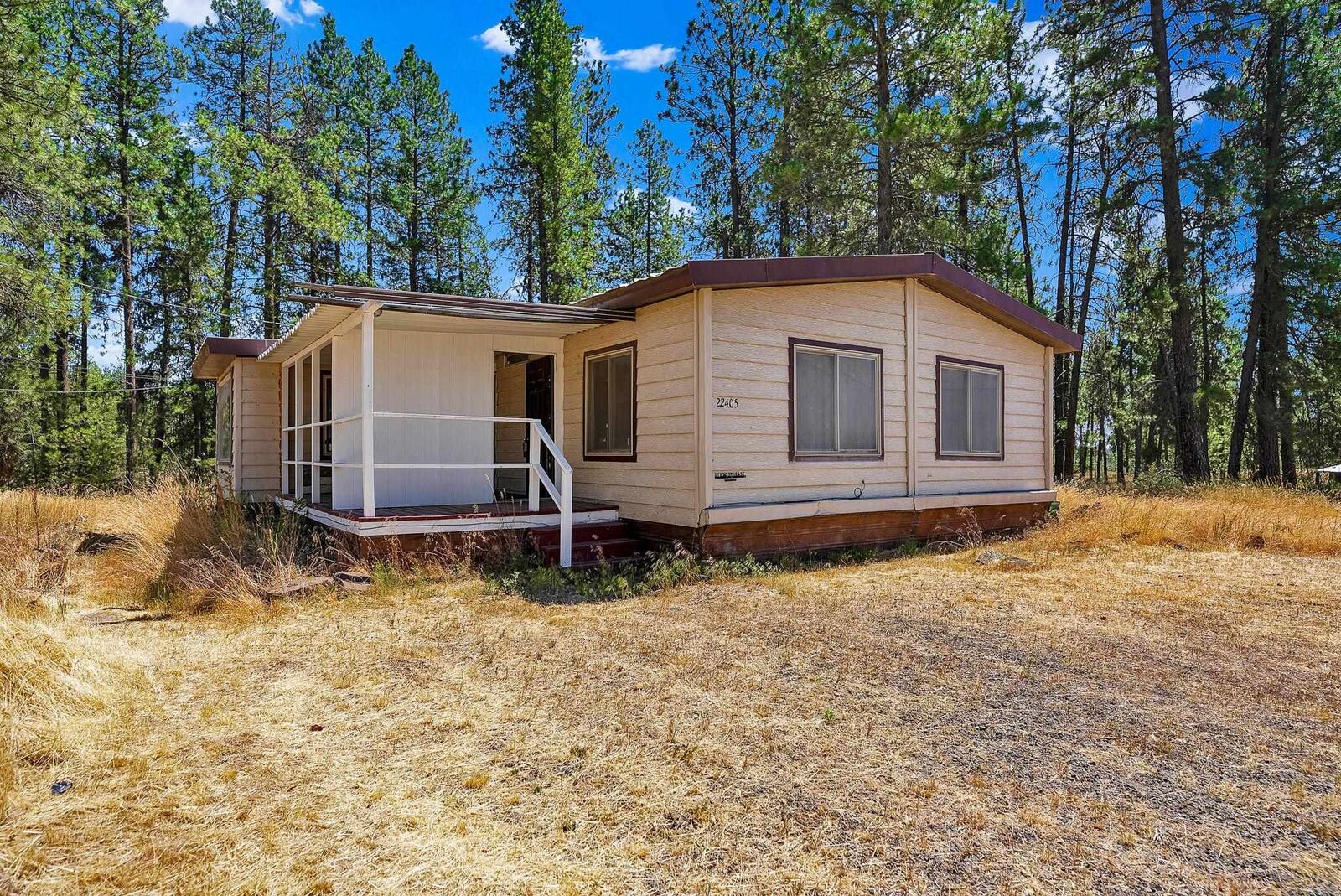 Property Photo: 22405 W Malloy Prairie Rd WA 99004