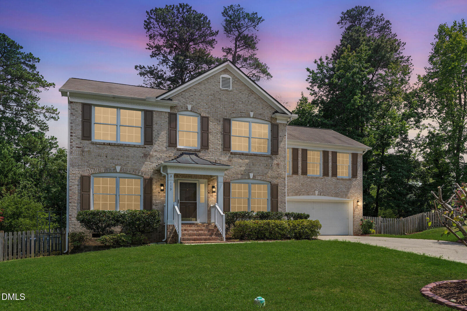 Property Photo: 119 Holmhurst Court NC 27519