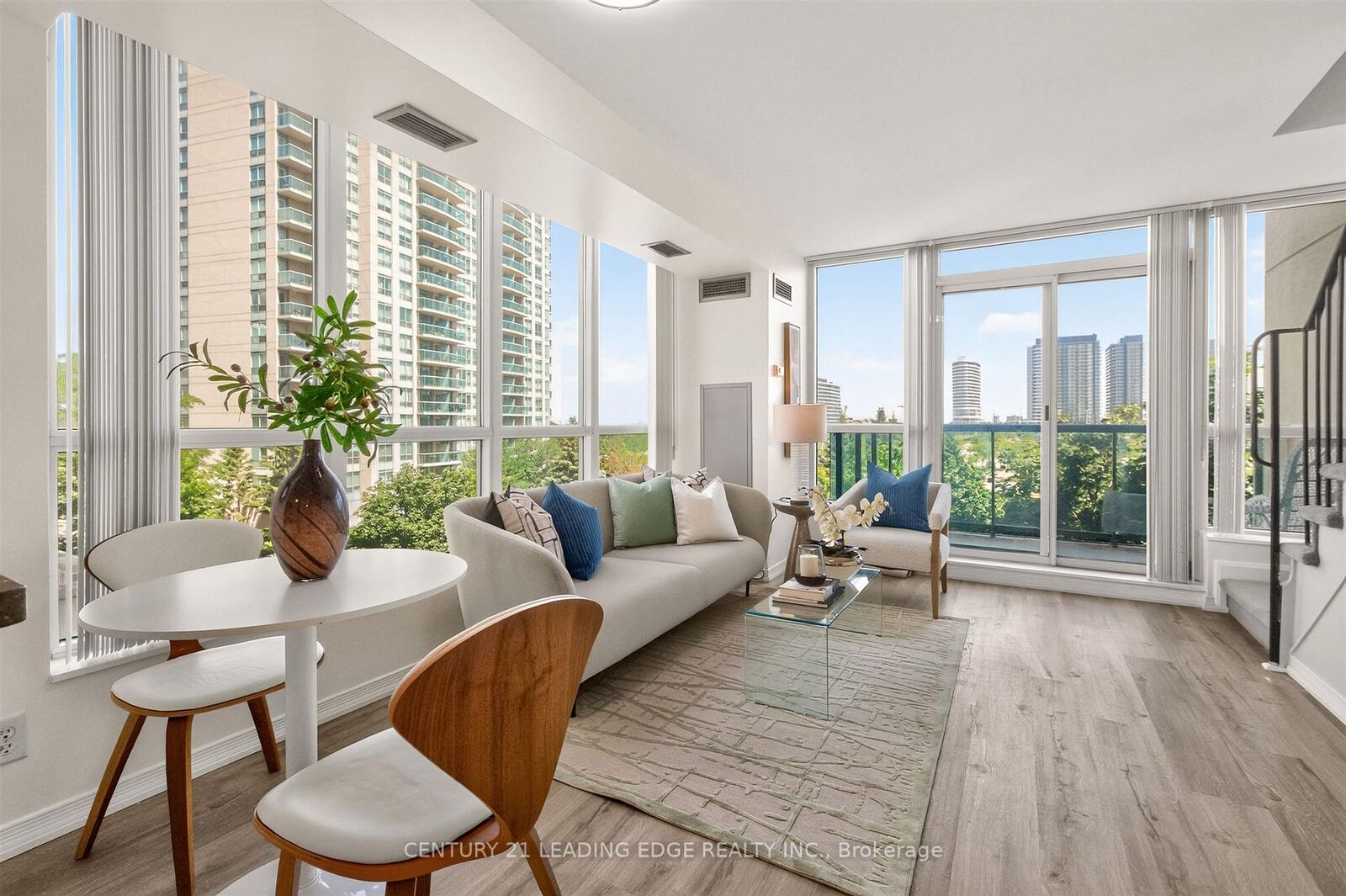Property Photo:  2585 Erin Centre Boulevard 403  ON L5M 6Z7 