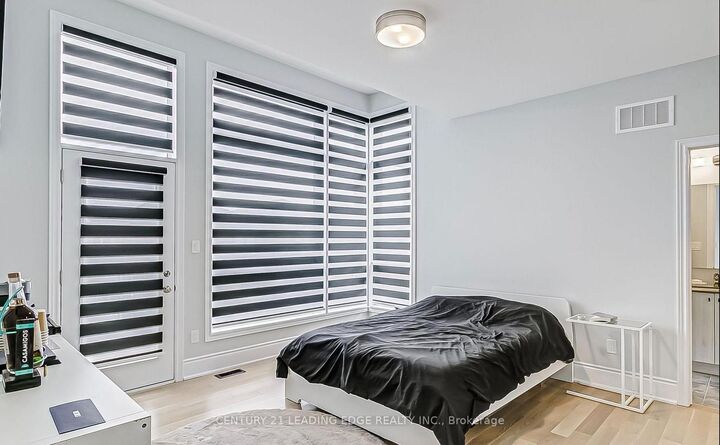 Property Photo:  220 Olde Bayview Avenue  ON L4E 3C7 