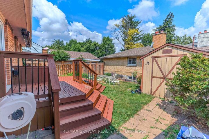 Property Photo: 724 Brant Street ON N5Y 3N1