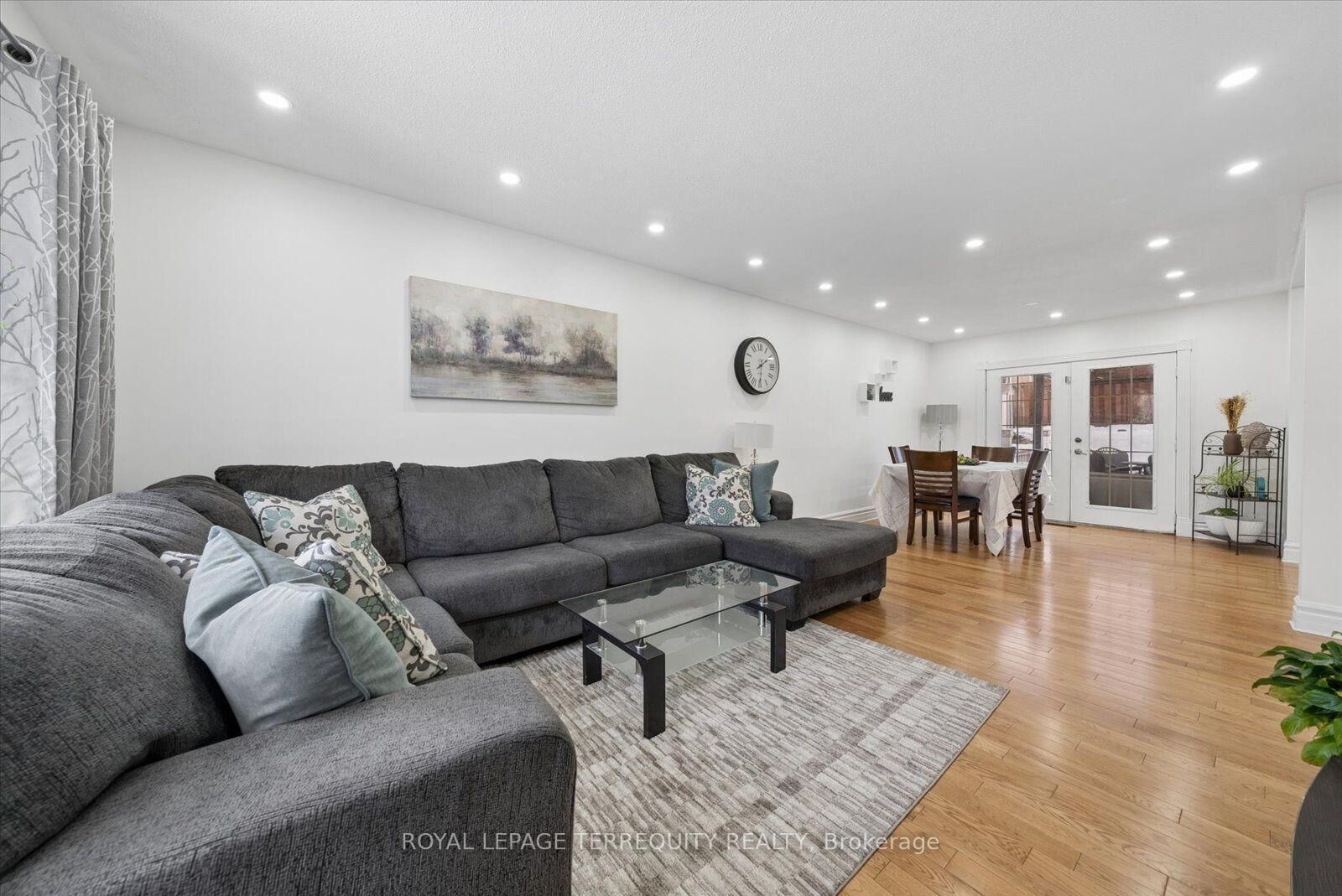 Property Photo:  39 Baldwin Lane  ON L4N 2W2 