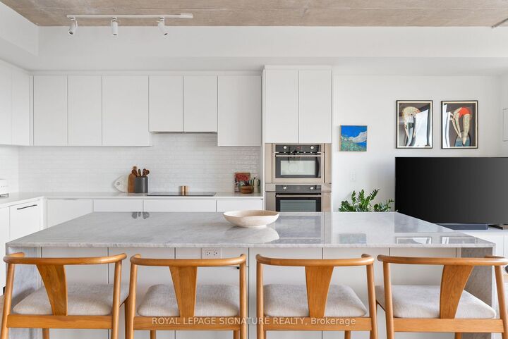Property Photo: 899 College Street Ph604 ON M6H 3P7