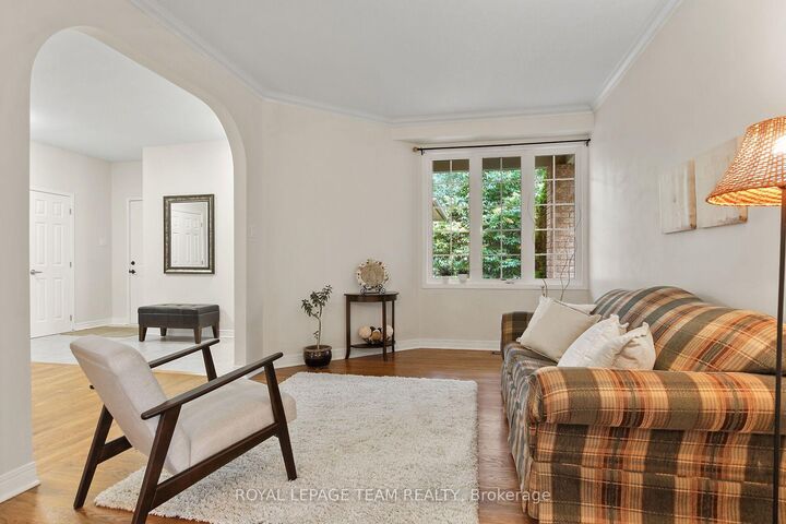Property Photo: 4 Keno Way ON K2T 1H4
