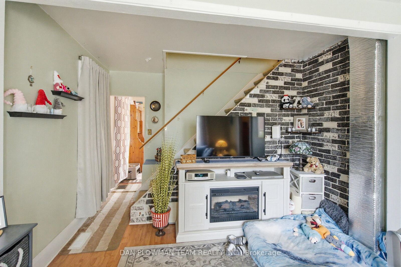 Property Photo: 250 Mitchell Avenue ON L1H 2V6