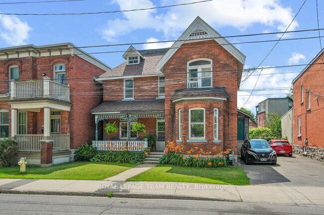 Property Photo:  182 Fifth Avenue  ON K1S 2M9 