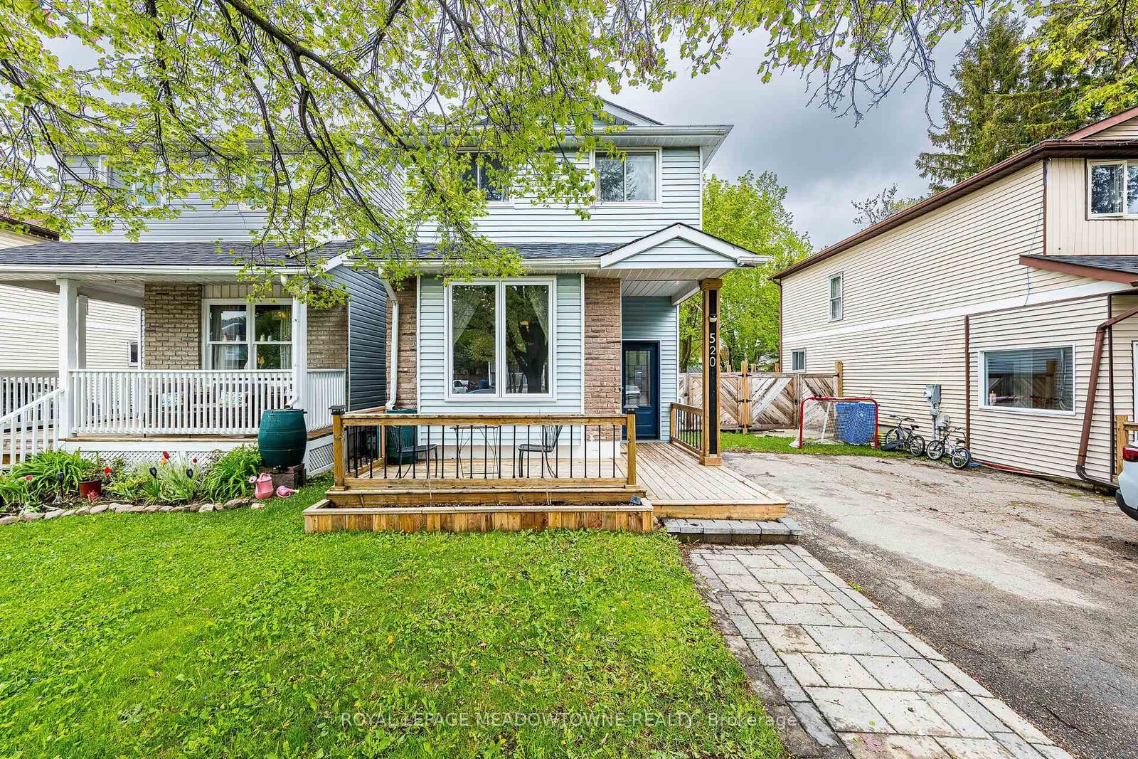 Property Photo: 520 Pineview Gardens ON L0N 1S2
