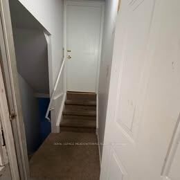 Property Photo: 5243 Heatherleigh Avenue ON L5V 2A1