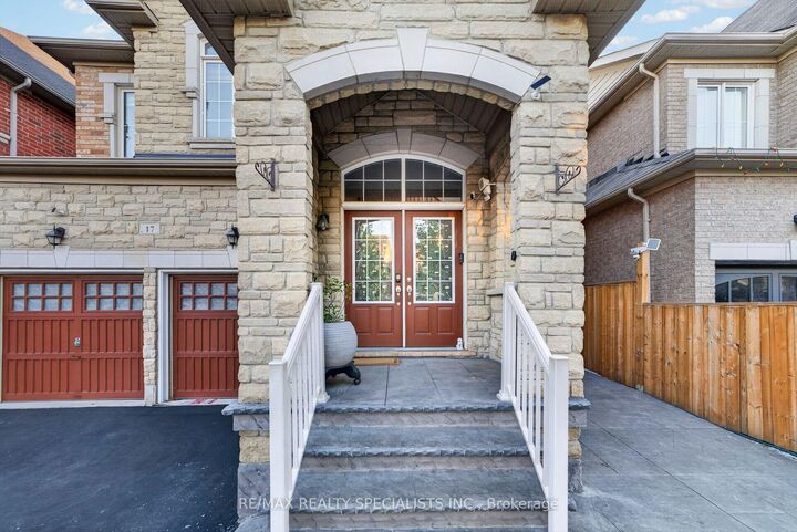 Property Photo: 17 Tysonville Circle ON L7A 4A6