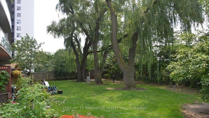 Property Photo: 2464 Weston Road 201 ON M9N 0A2